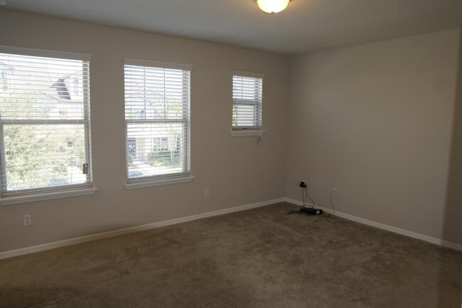 Building Photo - 5151 Caspian St