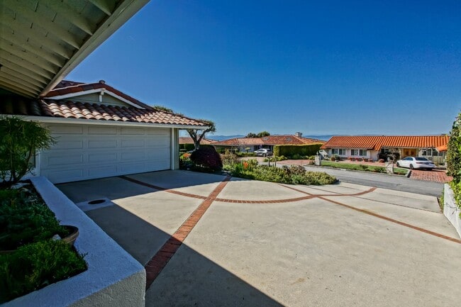 Building Photo - FULLY FURNISHED, CHARMING & AIRY, 4BR2BA MONTEMALAGA HILLTOP HOME W/ “QUEENS NECKLACE” VIEWS, 2-C...
