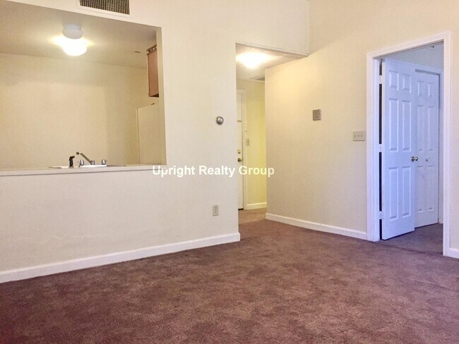 Building Photo - 71-73 Washington St. Unit 204J
