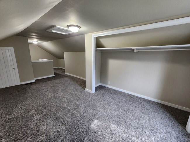 Building Photo - 3 Bedroom 1 Bath Home