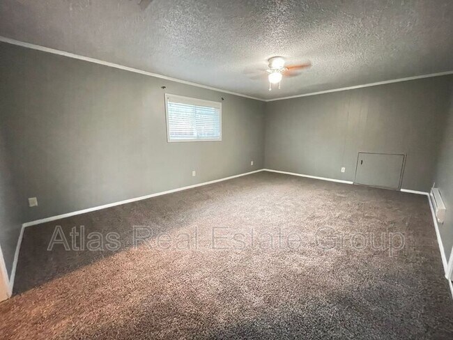 Building Photo - 209 Everett Dr