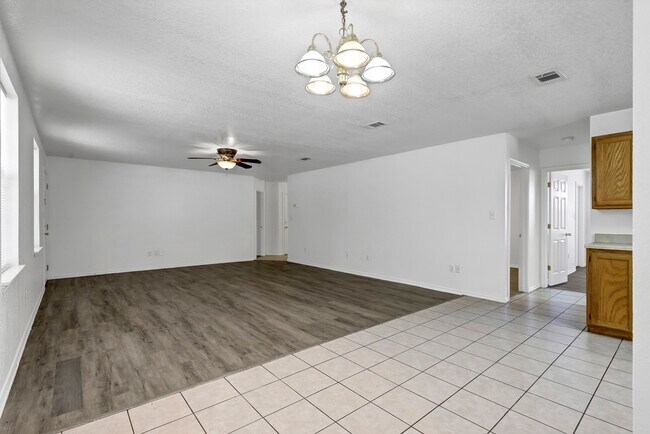 Building Photo - 206 Bobbie Ann Ct