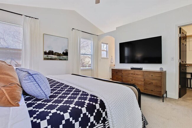Building Photo - 14498 W Sedona Dr