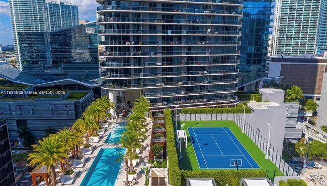 Building Photo - 801 S Miami Ave