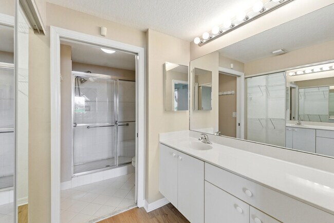 Building Photo - 7765 Yardley Dr