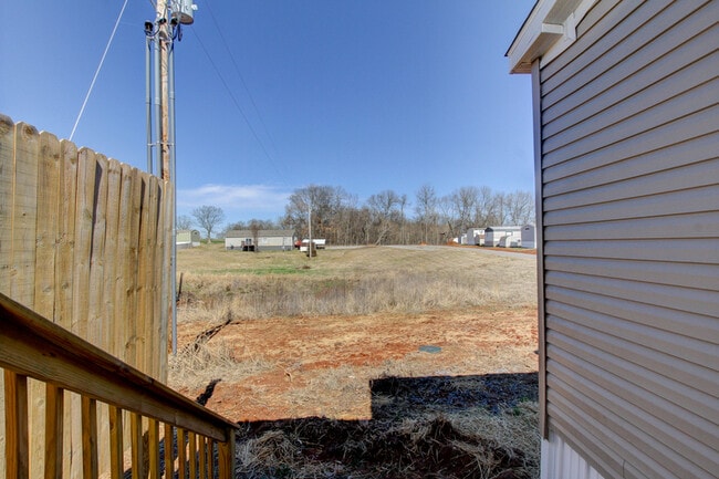 Building Photo - 295 Seay Rd