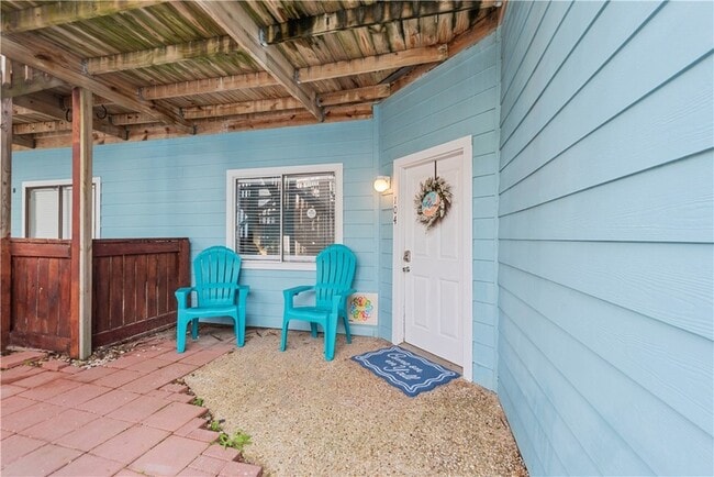 Building Photo - 15010 Leeward Dr