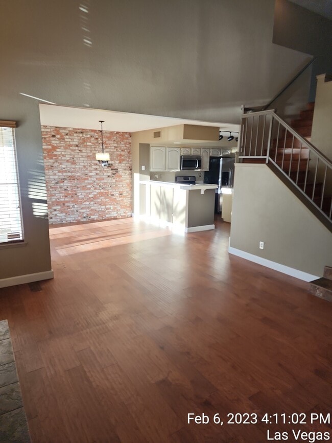 Building Photo - 2657 Seashore Dr