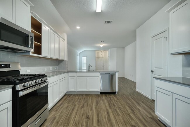 Building Photo - 241 Majestic Cedar Ct