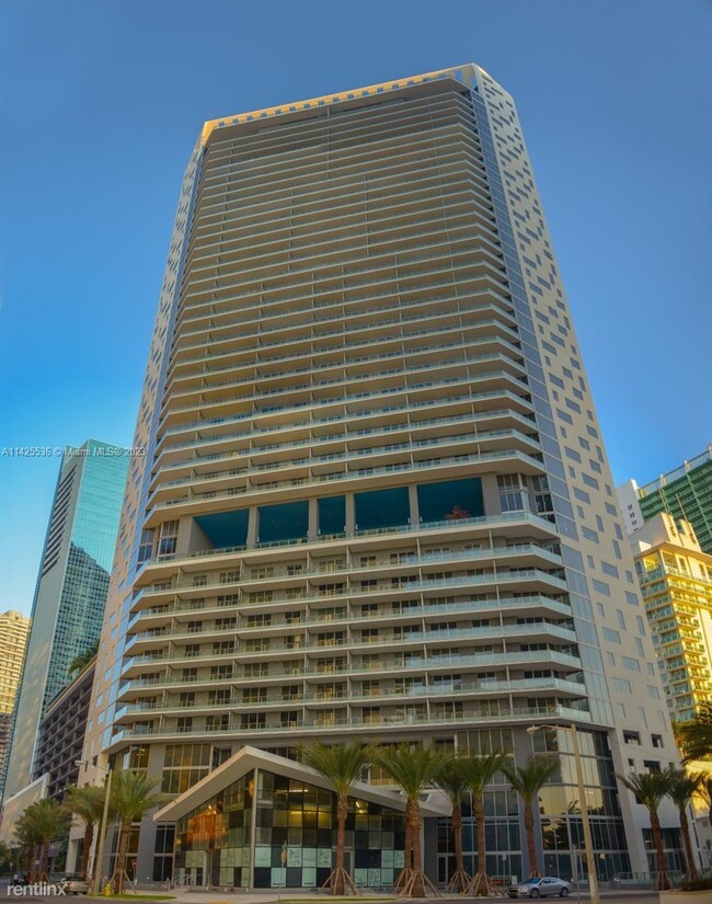 Building Photo - 2 br, 2 bath Condo - 1300 Brickell Bay Dr