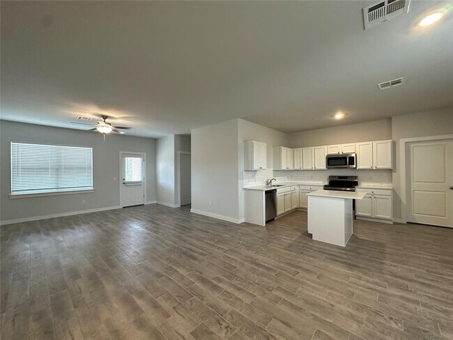 Building Photo - 17980 Lantana Loop