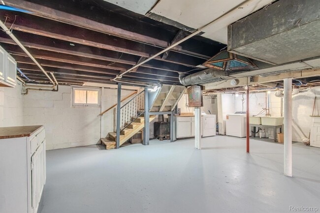 Building Photo - 187 Vester Ave