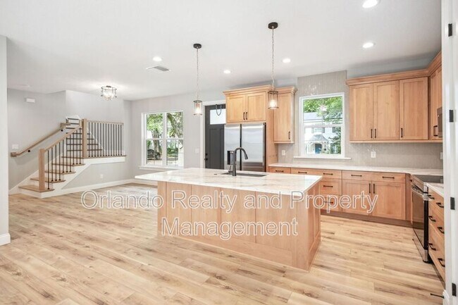 Building Photo - 444 Delaney Park Dr