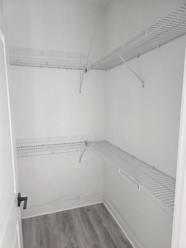 Building Photo - 1128 Bismarck Rd