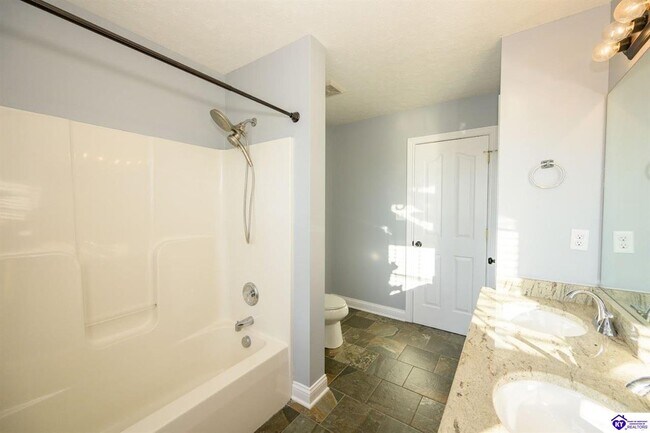 Building Photo - 611 Flushing Meadows Dr