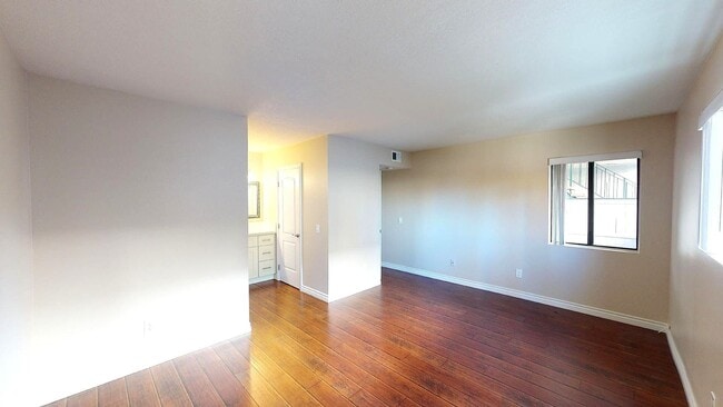 Building Photo - 2 Bed/2 Bath, Centrally Located in Brea!