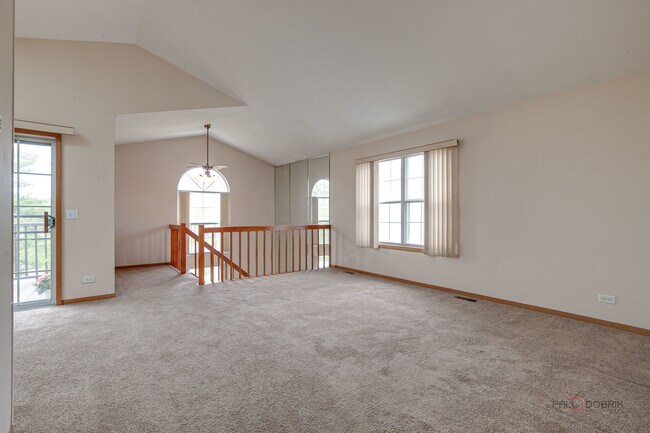 Building Photo - 614 Le Parc Cir