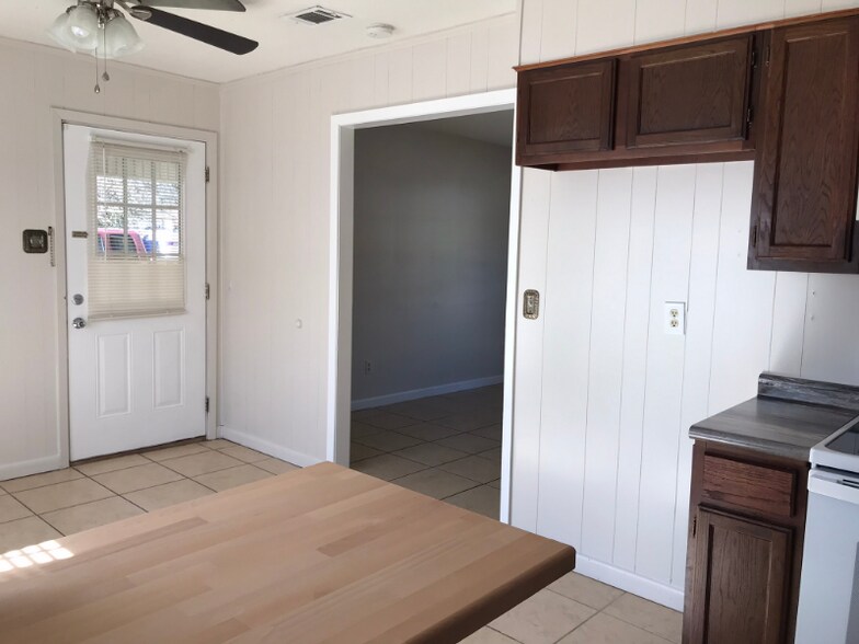 Building Photo - 16313 Lamont Rd