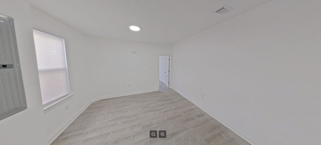 Building Photo - 6459 N 16th St