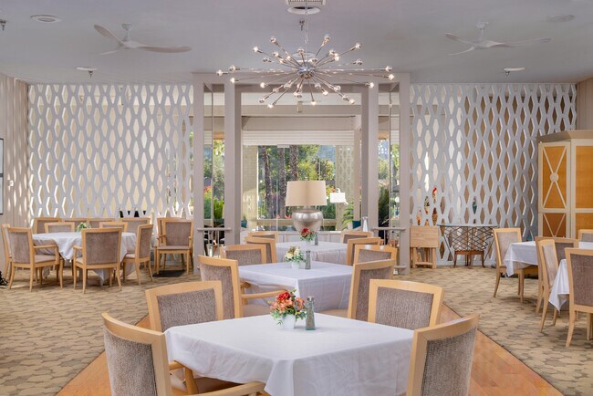 Building Photo - 136 Eastlake Dr