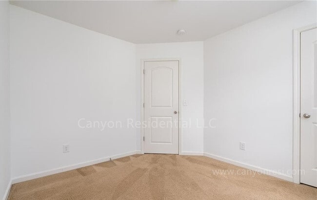 Building Photo - 5209 Switchback Dr