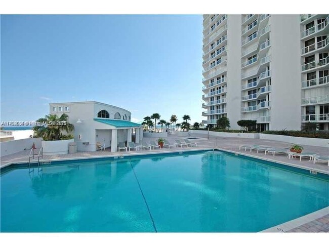 Building Photo - 16445 Collins Ave