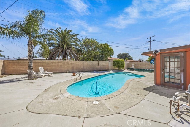 Building Photo - 9417 Mango Ave