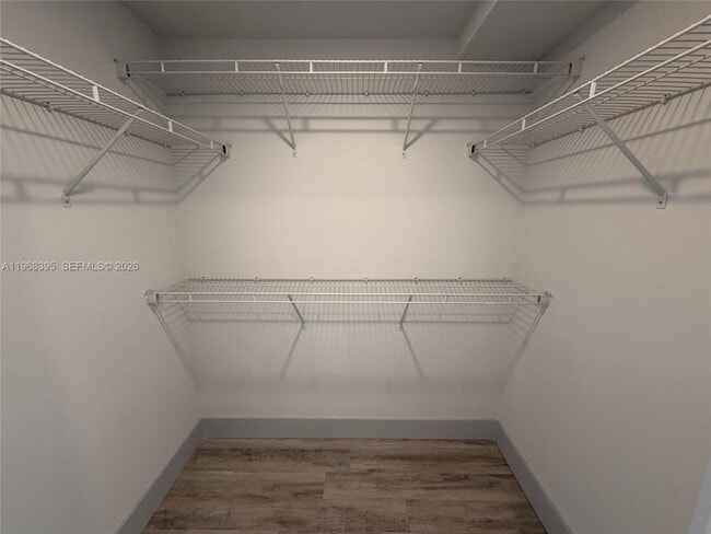 Building Photo - 9000 Ramblewood Dr