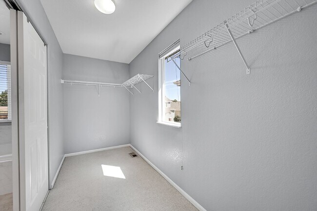 Building Photo - $2,540.95, 4 bed, 3.5 bath Home in Co Springs with Fenced in Yard and Finished Basement!