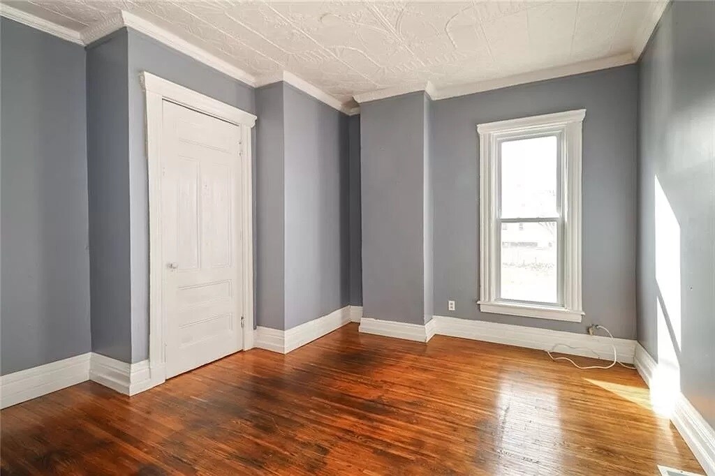 Building Photo - 473 Alexander St
