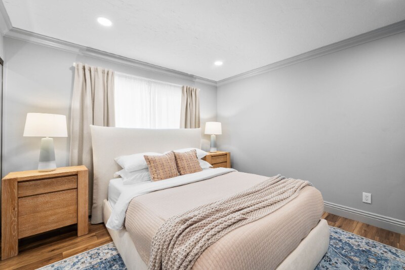 Building Photo - 5842 Soledad Mountain Rd