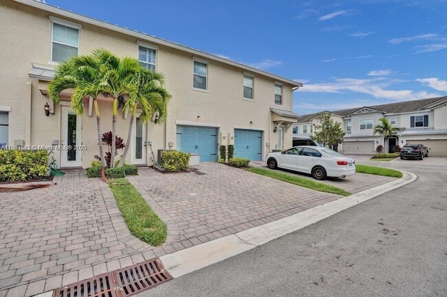 Building Photo - 5060 Eucalyptus Dr