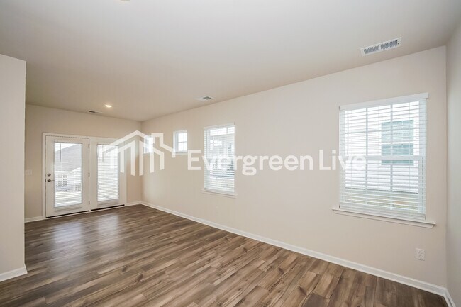 Building Photo - 6508 Fairfax Ct