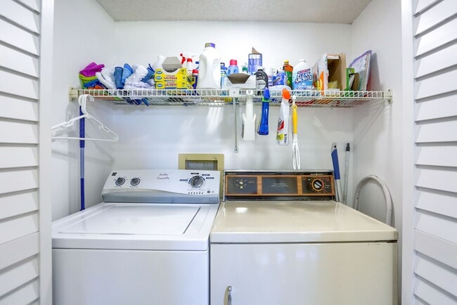 Building Photo - 2/2 UNFURNISHED Condo in Pasadena Cove. Ne...