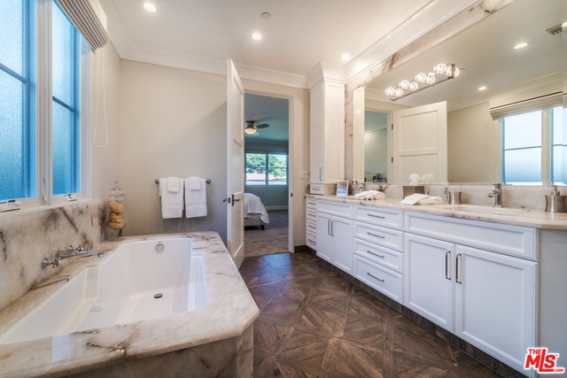 Building Photo - 810 S Catalina Ave