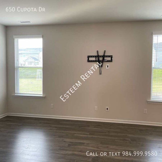 Building Photo - 650 Cupota Dr