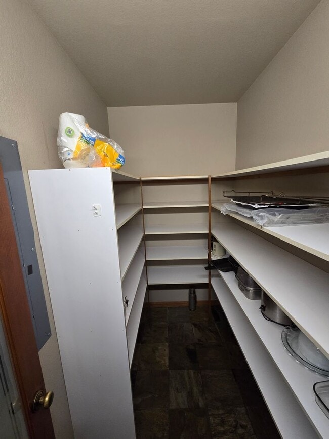 Building Photo - Stunning Views, Executive Home in Equestrian Meadows Redmond