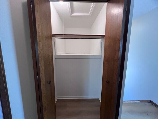 Building Photo - Spacious Two-Bedroom Duplex in Kentwood!