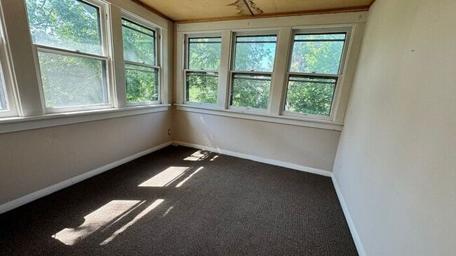 Building Photo - $2,300 | 4 Bedroom, 2 Bathroom Multi Floor...