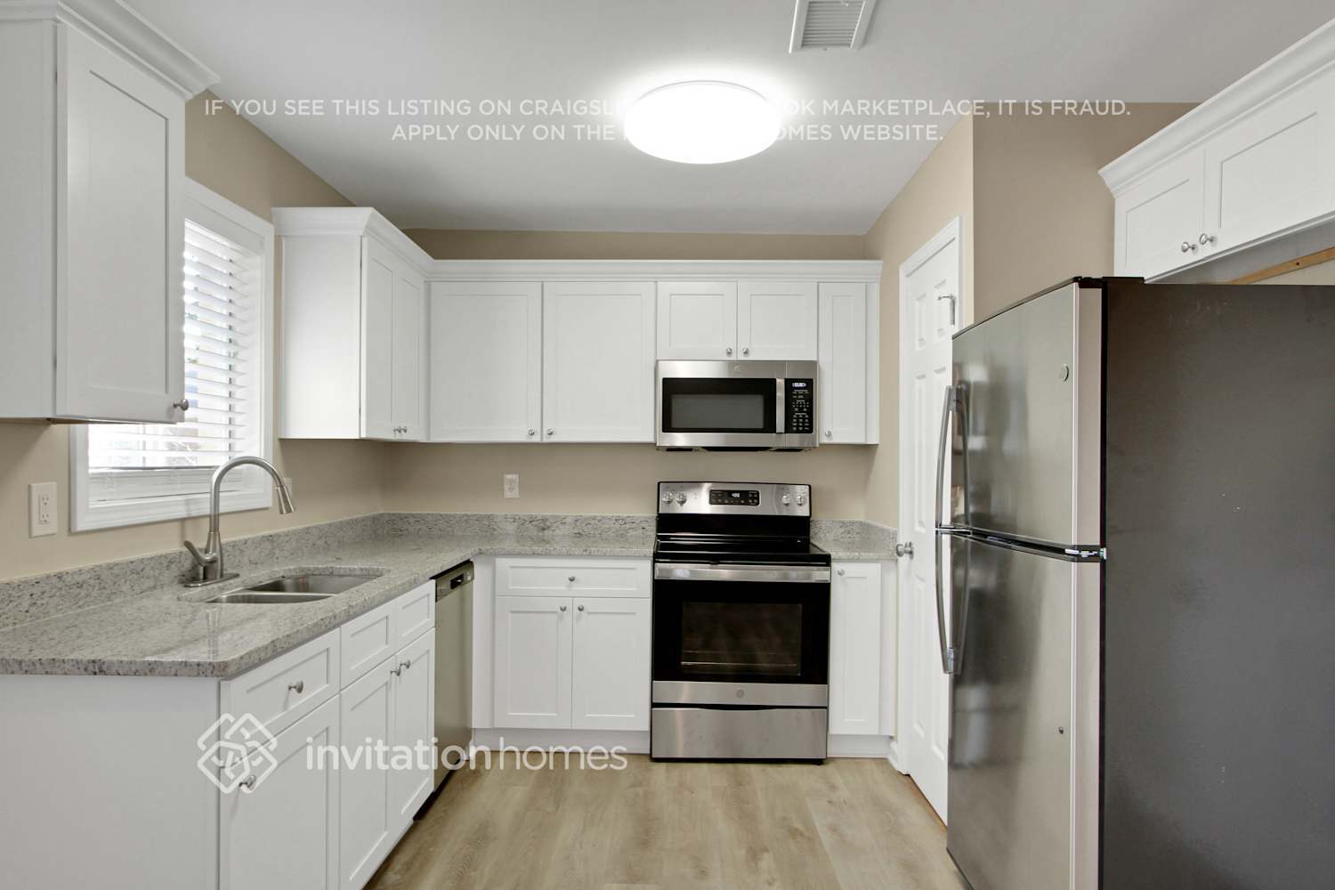 Building Photo - 5801 Oakleaf Dr
