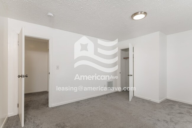 Building Photo - 137 Pleasant Ave