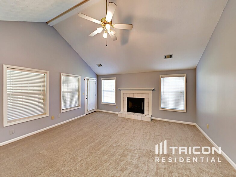 Building Photo - 15 Pine Valley Dr