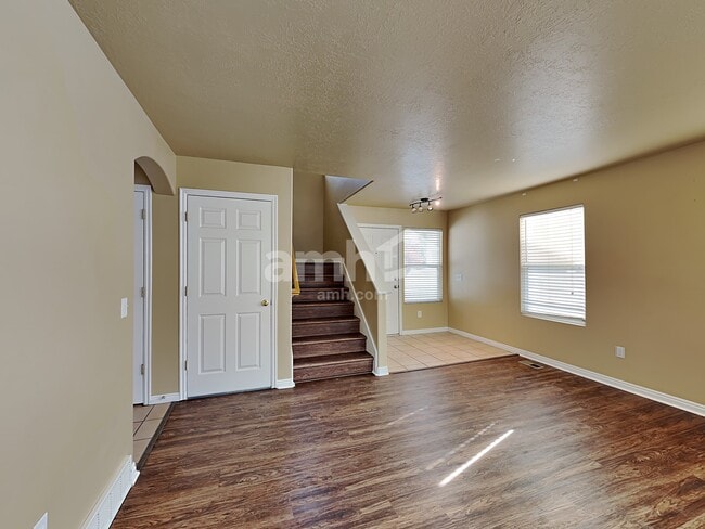 Building Photo - 14064 S Rosaleen Ln