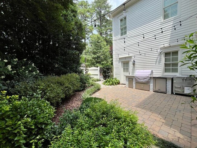 Building Photo - 535 Guilford Cir