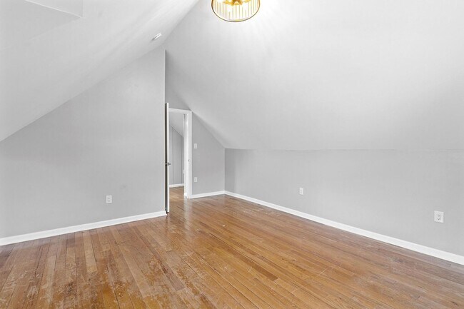 Building Photo - 110 S Bromfield Rd