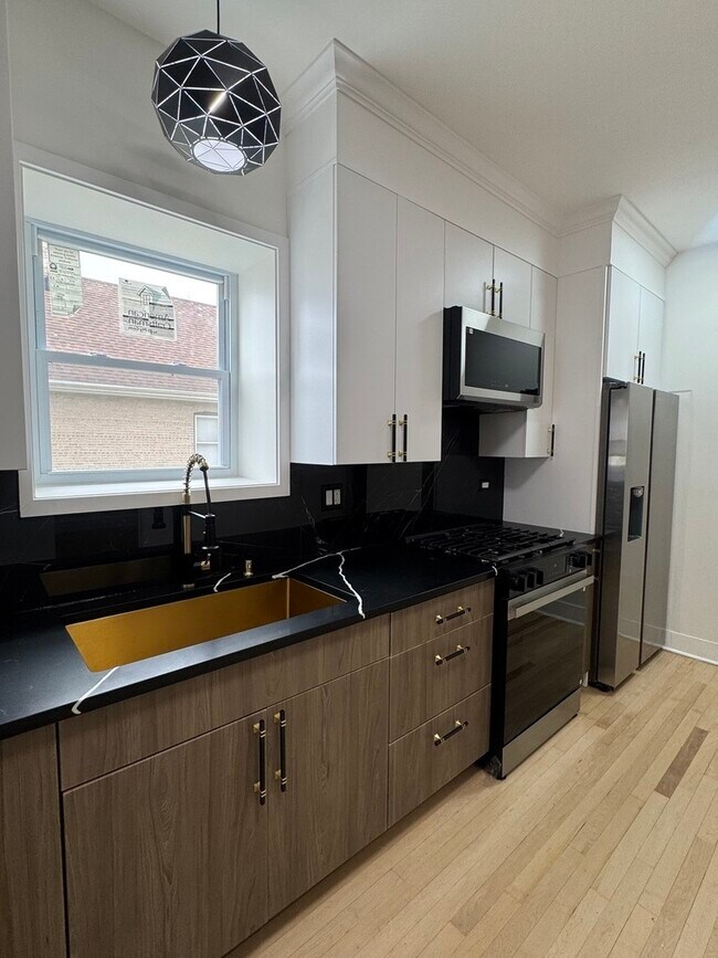 Building Photo - 1807 S 49th Ct