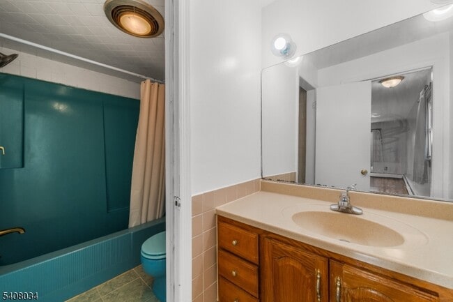 Building Photo - 46 King St