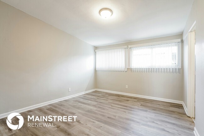 Building Photo - 6910 Woodhurst Dr
