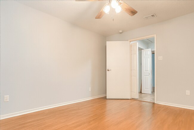 Building Photo - 2379 Briarwest Blvd