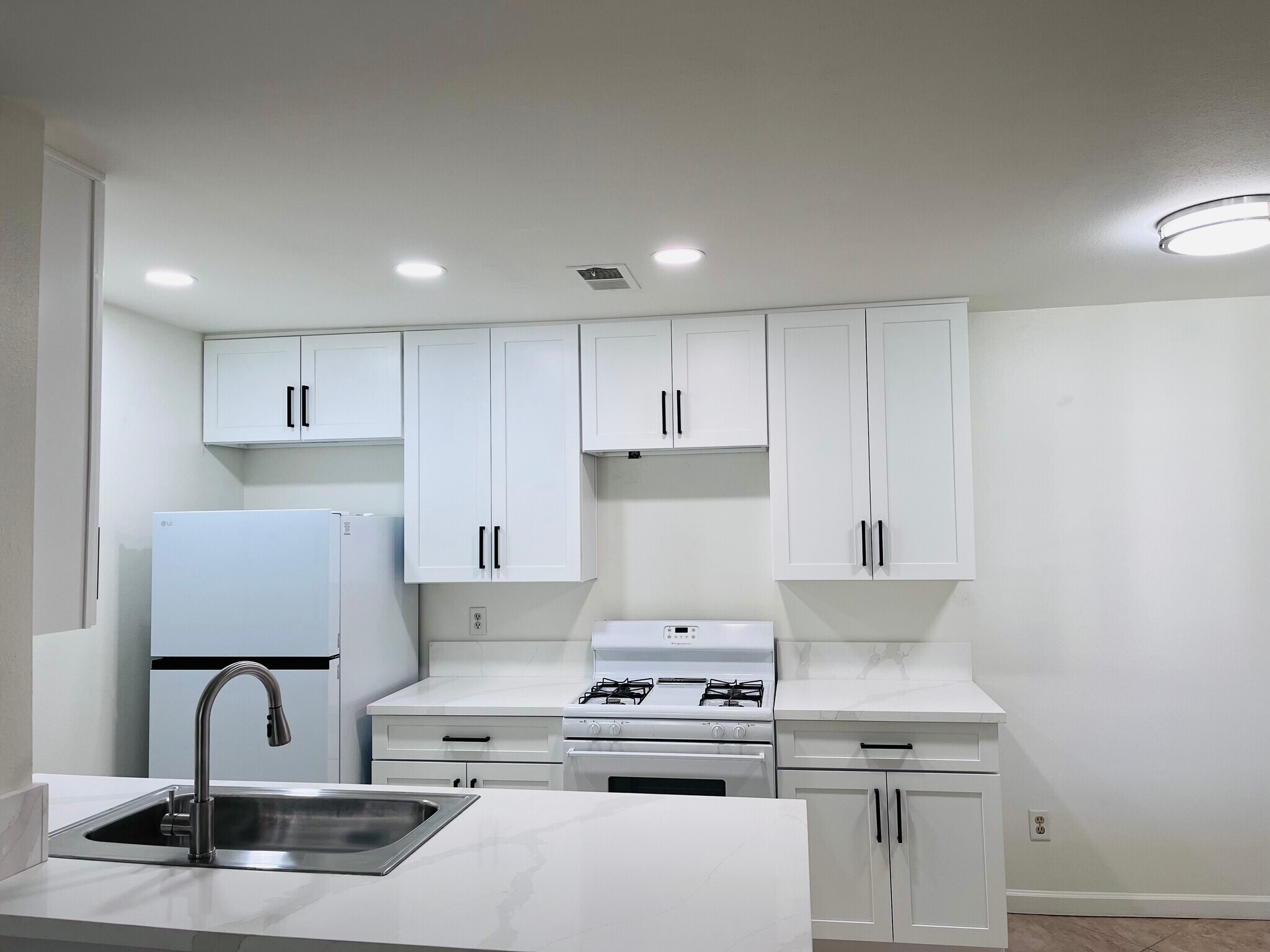 Building Photo - 26200 Redlands Blvd